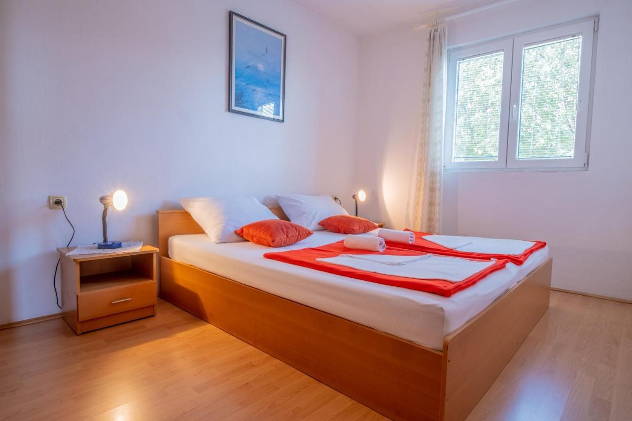Cozy Apartments With Sea View Novi Vinodolski Exterior foto