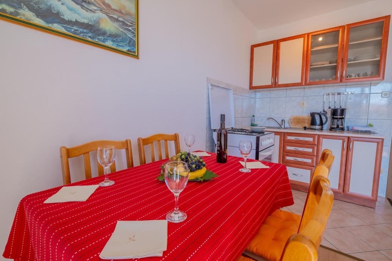 Cozy Apartments With Sea View Novi Vinodolski Exterior foto
