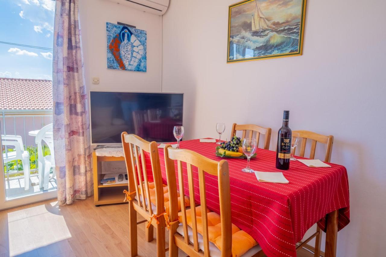 Cozy Apartments With Sea View Novi Vinodolski Exterior foto